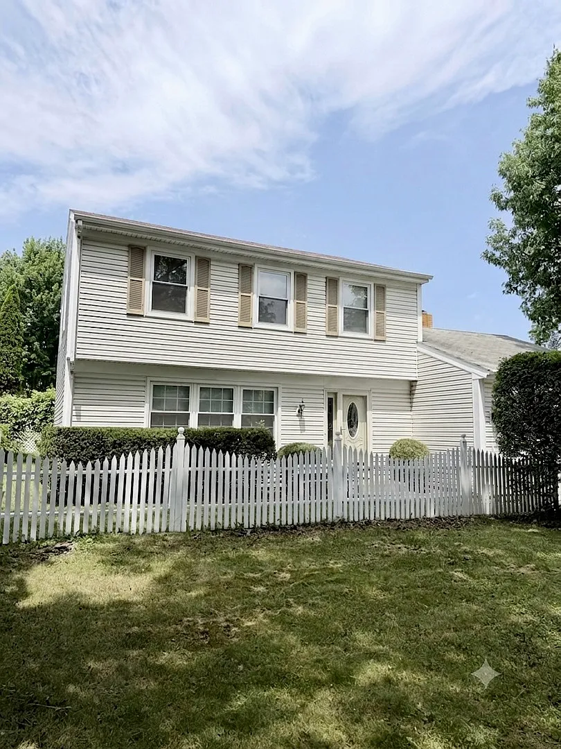 3 bed, 2.5 bath, 2000 sqft, $3,500 — Photo 2