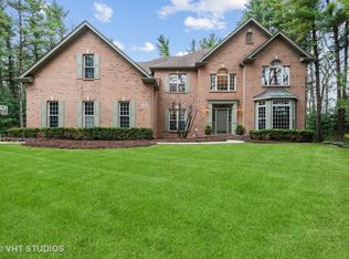 4015 Ned Dr, Crystal Lake, IL 60014