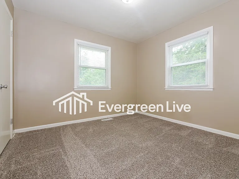 548 Utah St — Photo 14