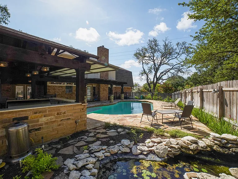3069 Summit Dr — Photo 4