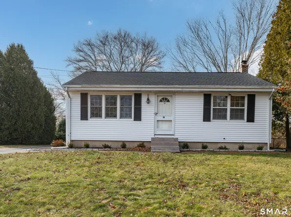 18 Mackenzie Road, Waterford, CT 06385
