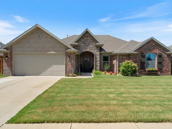 4468 W Blissful Dr, Fayetteville, AR 72704