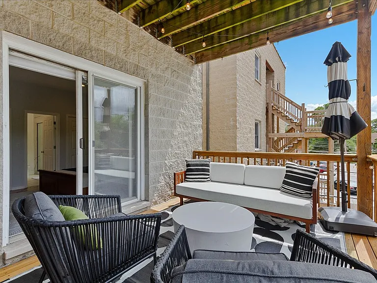 7028 N Ridge Blvd #2S — Photo 20