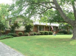 335 Indian Lake Rd, Hendersonville, TN 37075