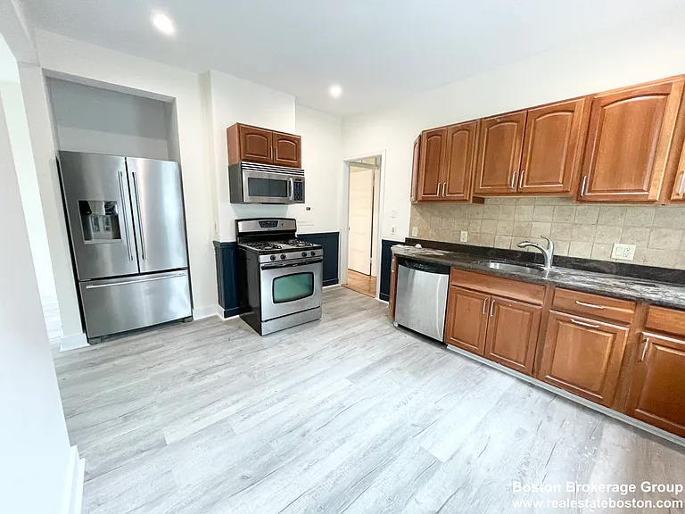 72 Roseclair St #2 — Photo 1