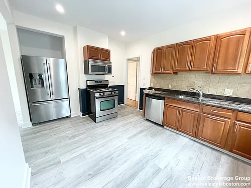72 Roseclair St #2 Photo 1