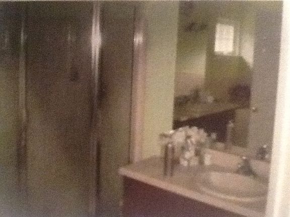 5th image of 11 Tall Oaks Dr