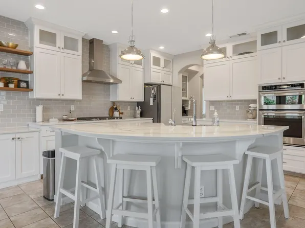6109 W Delaware Court, Visalia, CA 93291