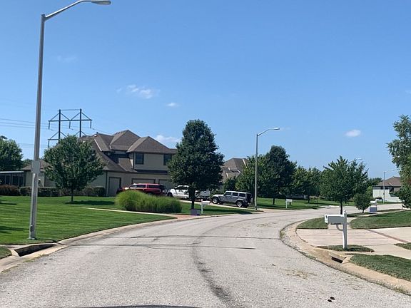 5th image of 9407 Pleasant Ave