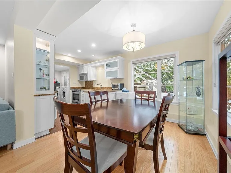 3990 Delbrook Ave — Photo 4