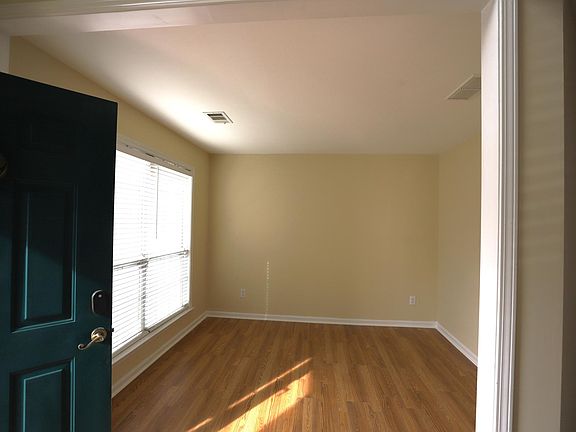3rd image of 3454 Chastain Glen Ln NE