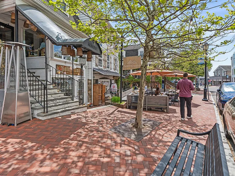Riverhouse — Photo 42