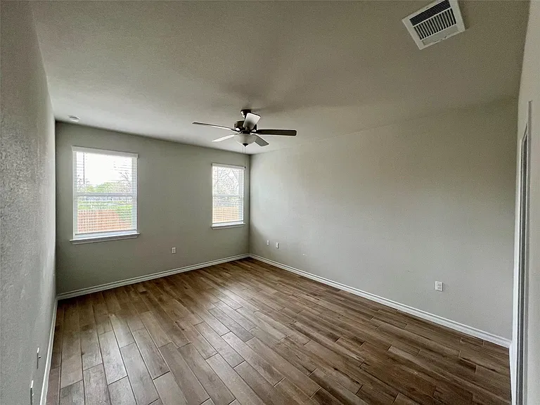 11908 Saddle Rock Dr — Photo 17