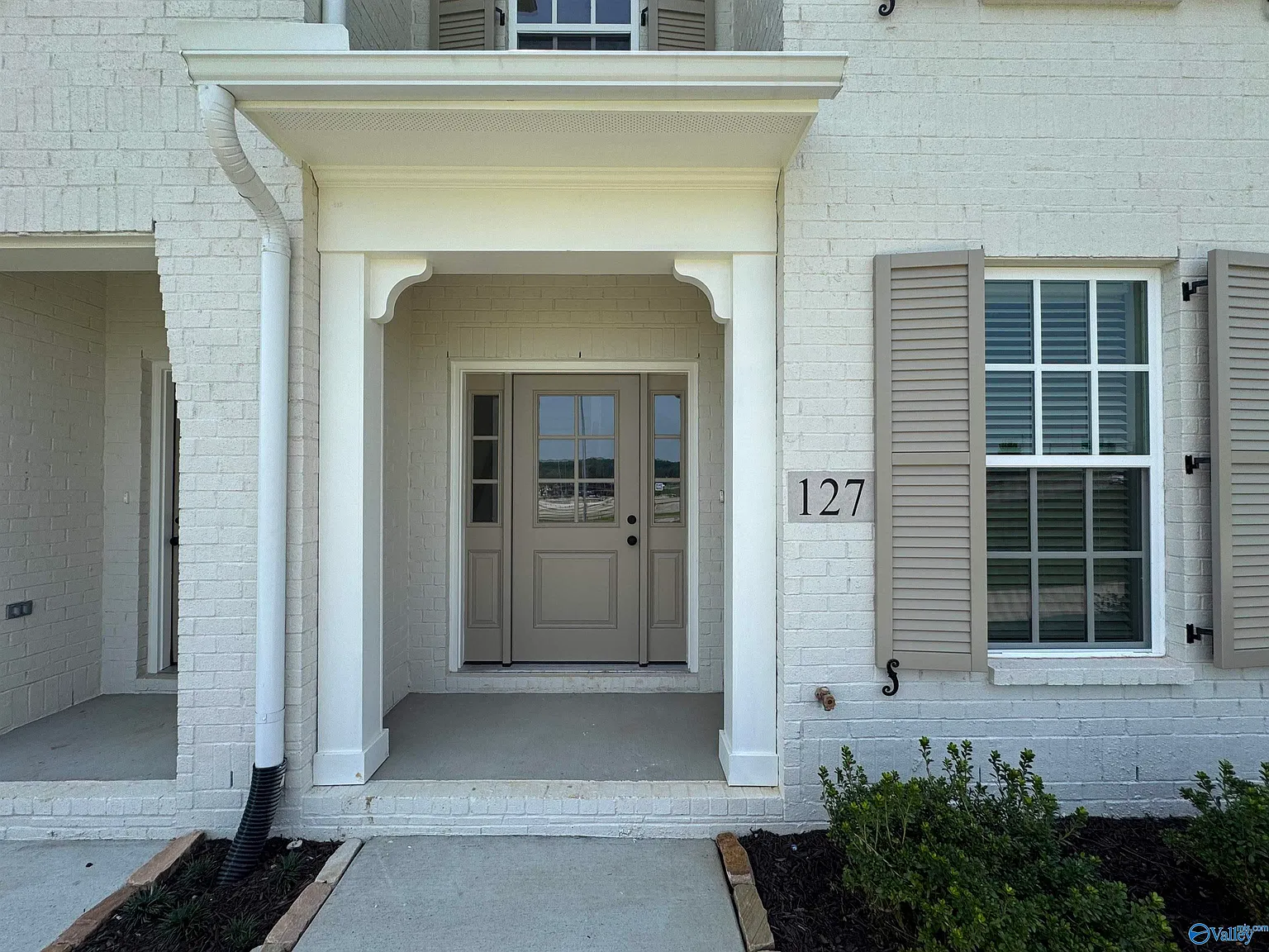 3 bed, 2.5 bath, 1829 sqft, $2,495 — Photo 4
