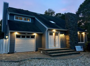 201 N Side Rd, Wading River, NY 11792