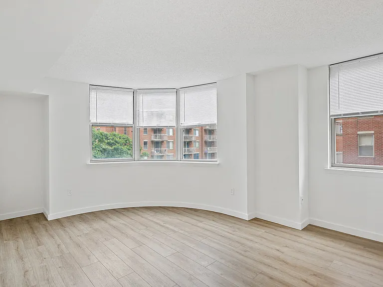 Ballston Place — Photo 38