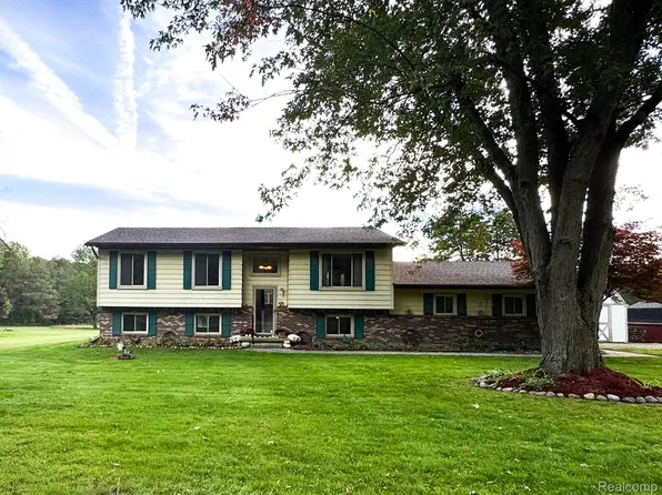 1222 N Youngs Rd, Attica, MI 48412