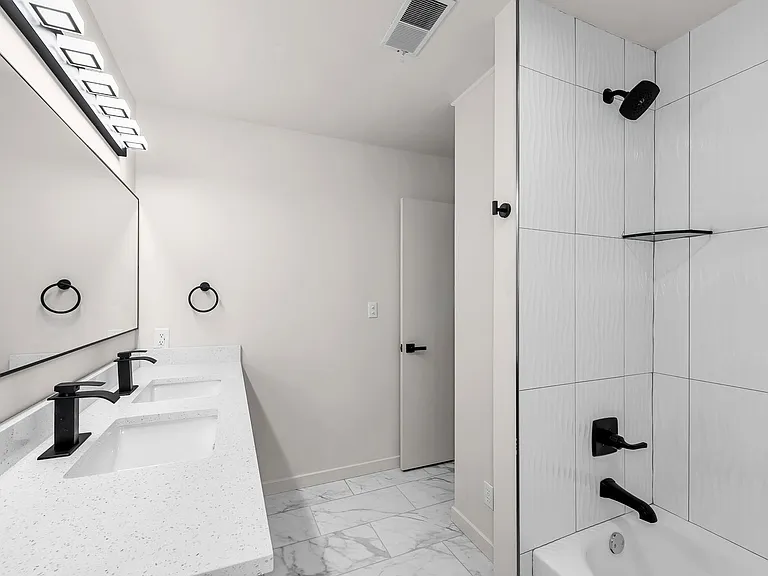 1414 S West Ave — Photo 17