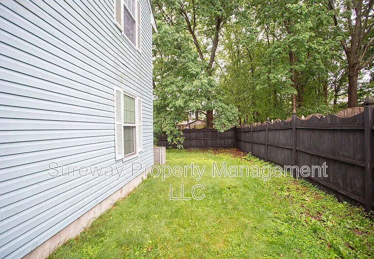 12 Grant Ln — Photo 44
