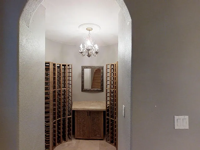545 Monroe St — Photo 22