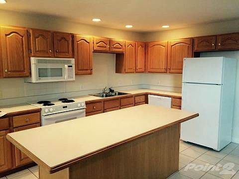 2nd image of 3809 Hartford Pl