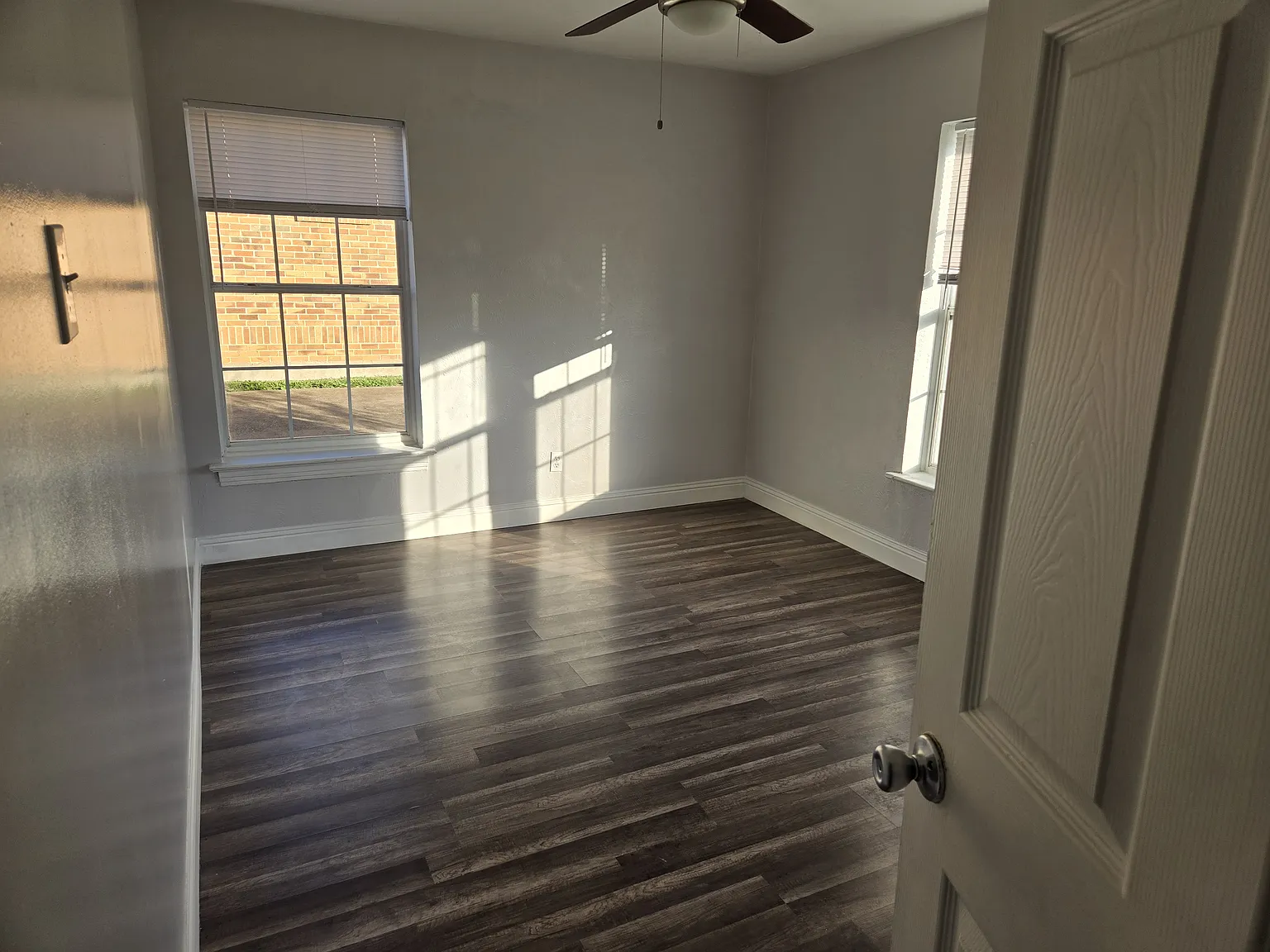 4 bed, 2.5 bath, 1500 sqft, $2,300 — Photo 3
