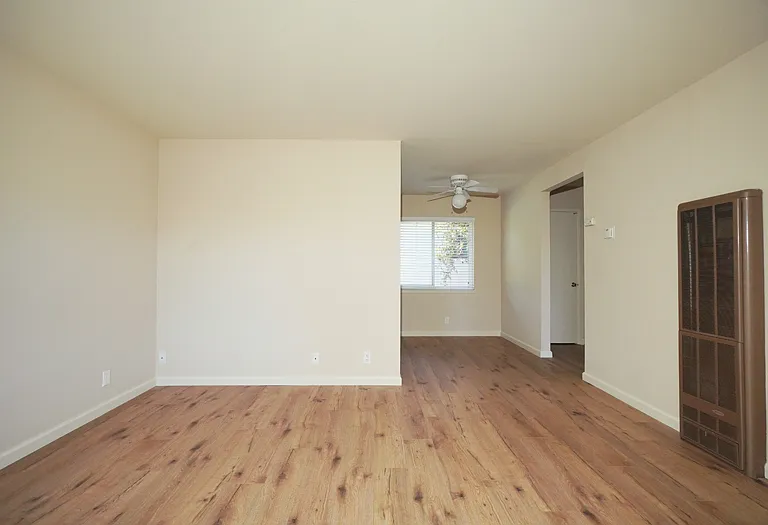 417 Del Medio Ave — Photo 6