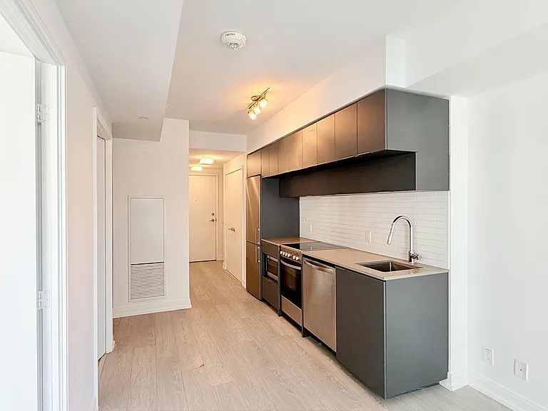 181 Dundas St E #715 — Photo 6