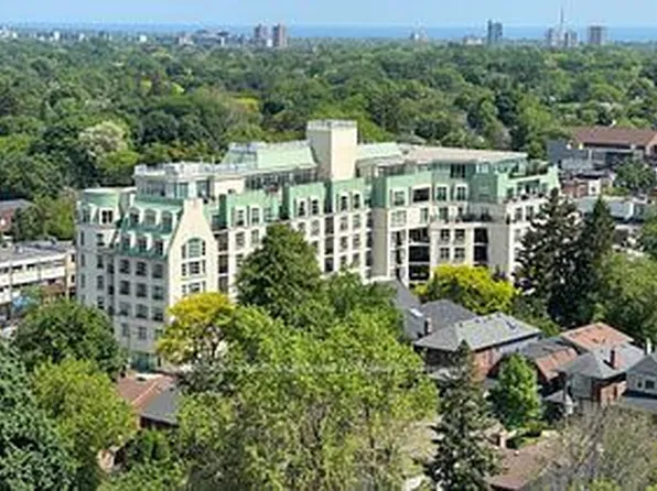 650 Mount Pleasant Rd #201, Toronto, ON M4S 2N5