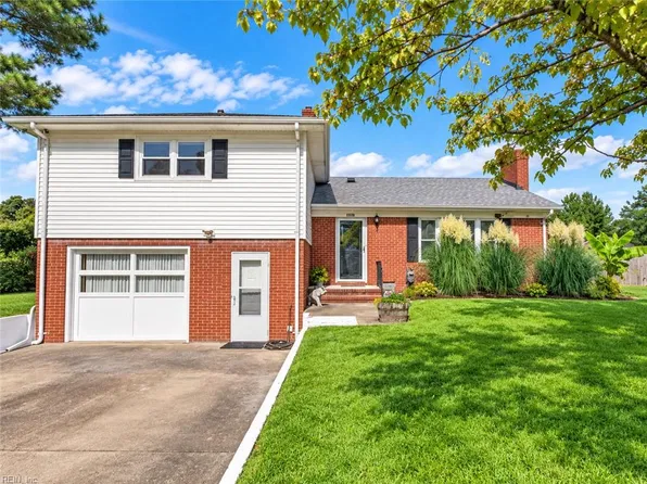 3204 Camellia Dr, Portsmouth, VA 23703