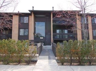 6143 Knoll Wood Ct #306, Willowbrook, IL 60527