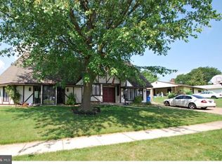17 Mimosa Ln, Levittown, PA