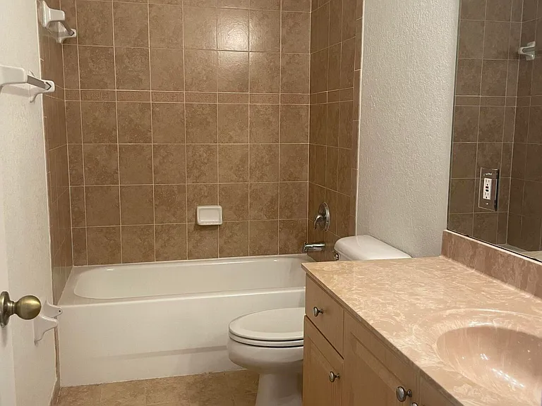 5187 SE Mariner Garden Cir — Photo 9