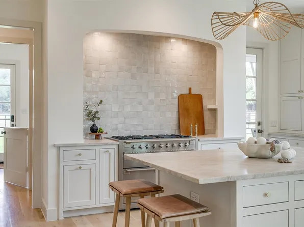 8632 S Fm 1187, Fort Worth, TX 76126