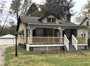 892 Montford Rd, Cleveland Heights, OH 44121