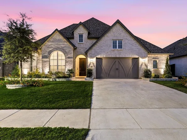 4230 Crown Run Rd, Midlothian, TX 76065