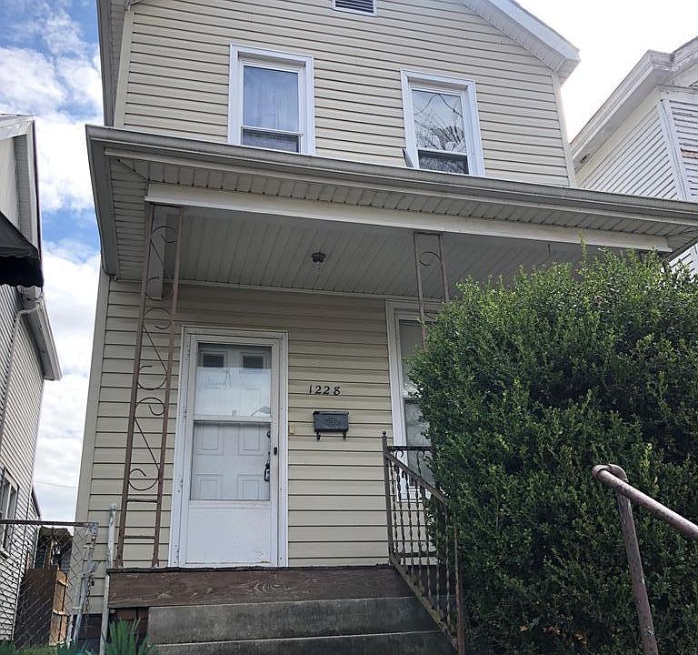 1st image of 1228 Summit St