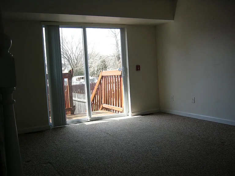 1368 Easton Rd #3 — Photo 5