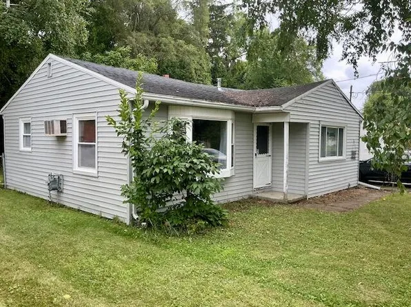 2042 Jefferson St, Holt, MI 48842