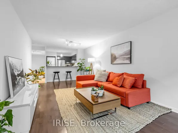 942 Yonge St #224, Toronto, ON M4W 3S8