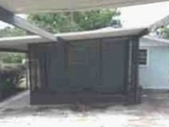 4th image of 1133 N Brunnell Pkwy