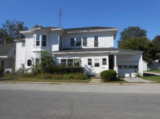 18 Franklin St, Hartford, MI 49057