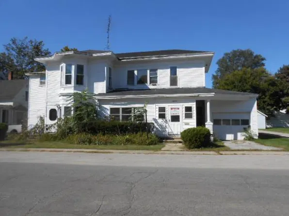 18 Franklin St, Hartford, MI 49057