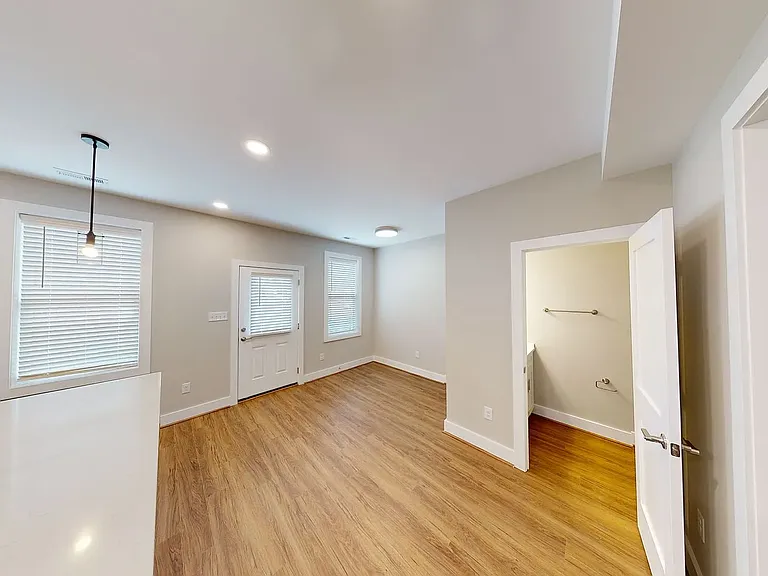 3307 Cutshaw Ave #D — Photo 7