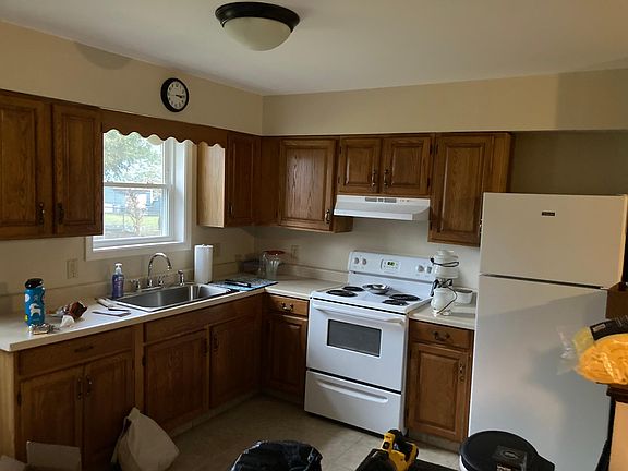 3rd image of 40 High St #42