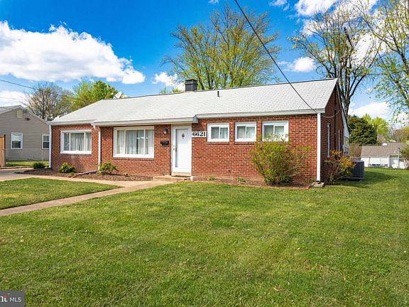 3rd image of 6621 Dorset Dr