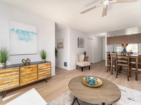 5122 Likini St APT 610, Honolulu, HI 96818
