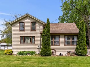440 E Lasalle St, Somonauk, IL 60552