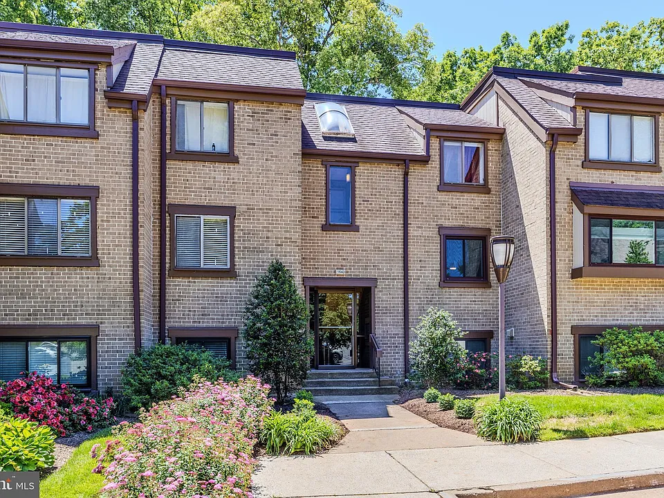 1643 Parkcrest Cir
