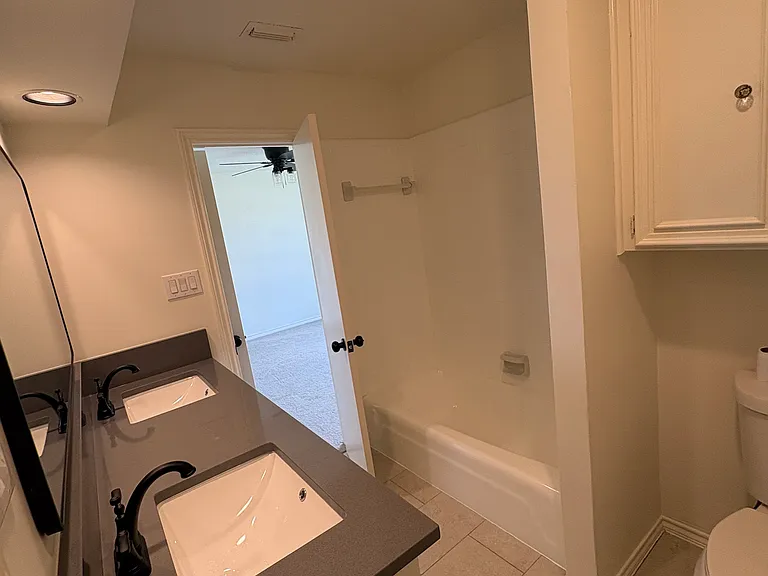 4625 Barwick Dr — Photo 10